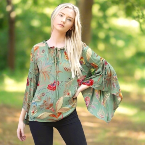 Angie Tops - Angie Green Floral Boho Bell Sleeve Top ** SZ L